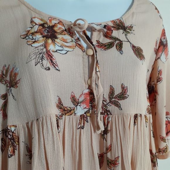 LF Seek the Label Coral Floral Babydoll Boho Cut Out Top Medium NWT - Picture 7 of 8